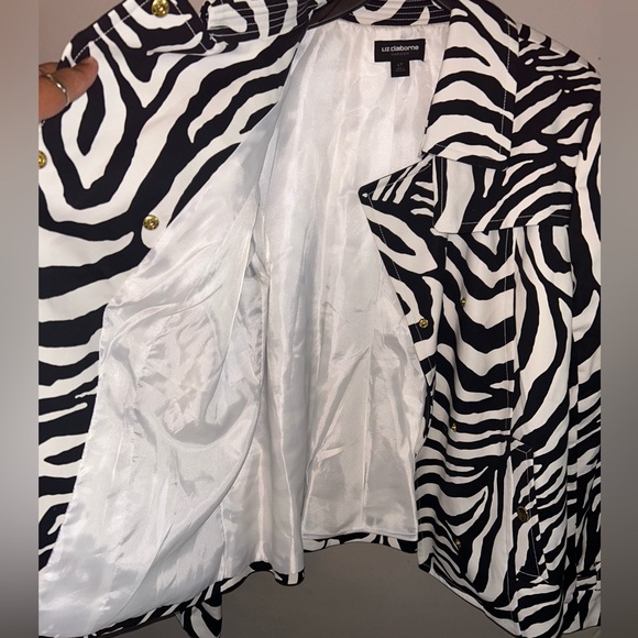 Liz Claiborne Black and White Animal Print Short Trench - Picture 7 of 13